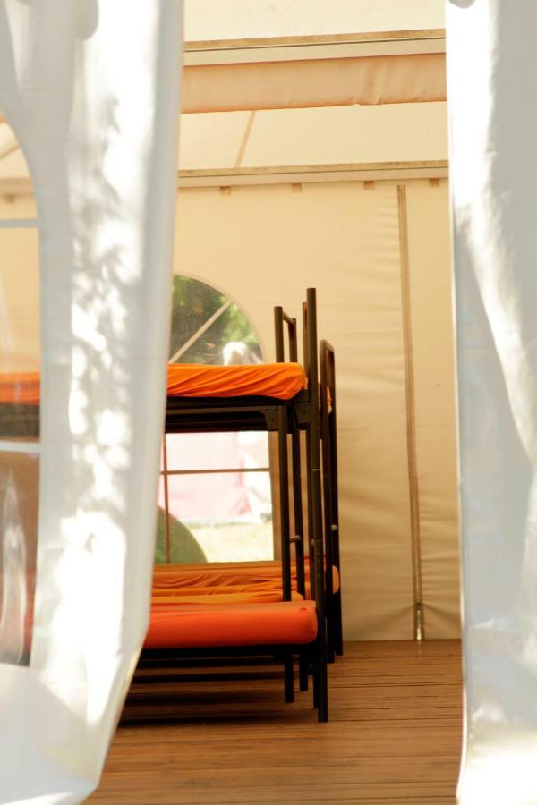 The Tent - Youth Only - Buchung Leider Nur Bis 30 Jahre Moglich! München Exterior foto